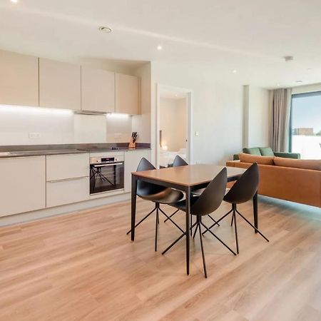 Modern Apartments In Brentford 2 Minutes Walk From Kew Bridge Dış mekan fotoğraf