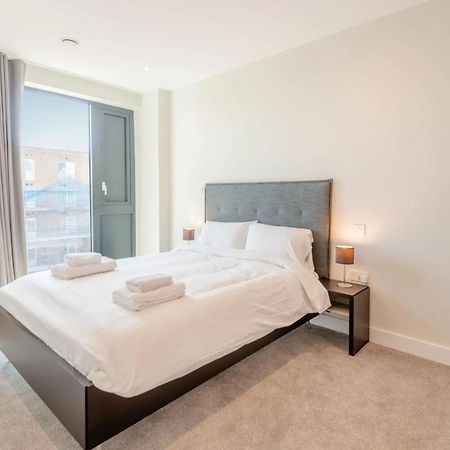 Modern Apartments In Brentford 2 Minutes Walk From Kew Bridge Dış mekan fotoğraf