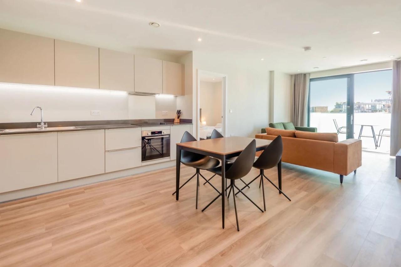 Modern Apartments In Brentford 2 Minutes Walk From Kew Bridge Dış mekan fotoğraf