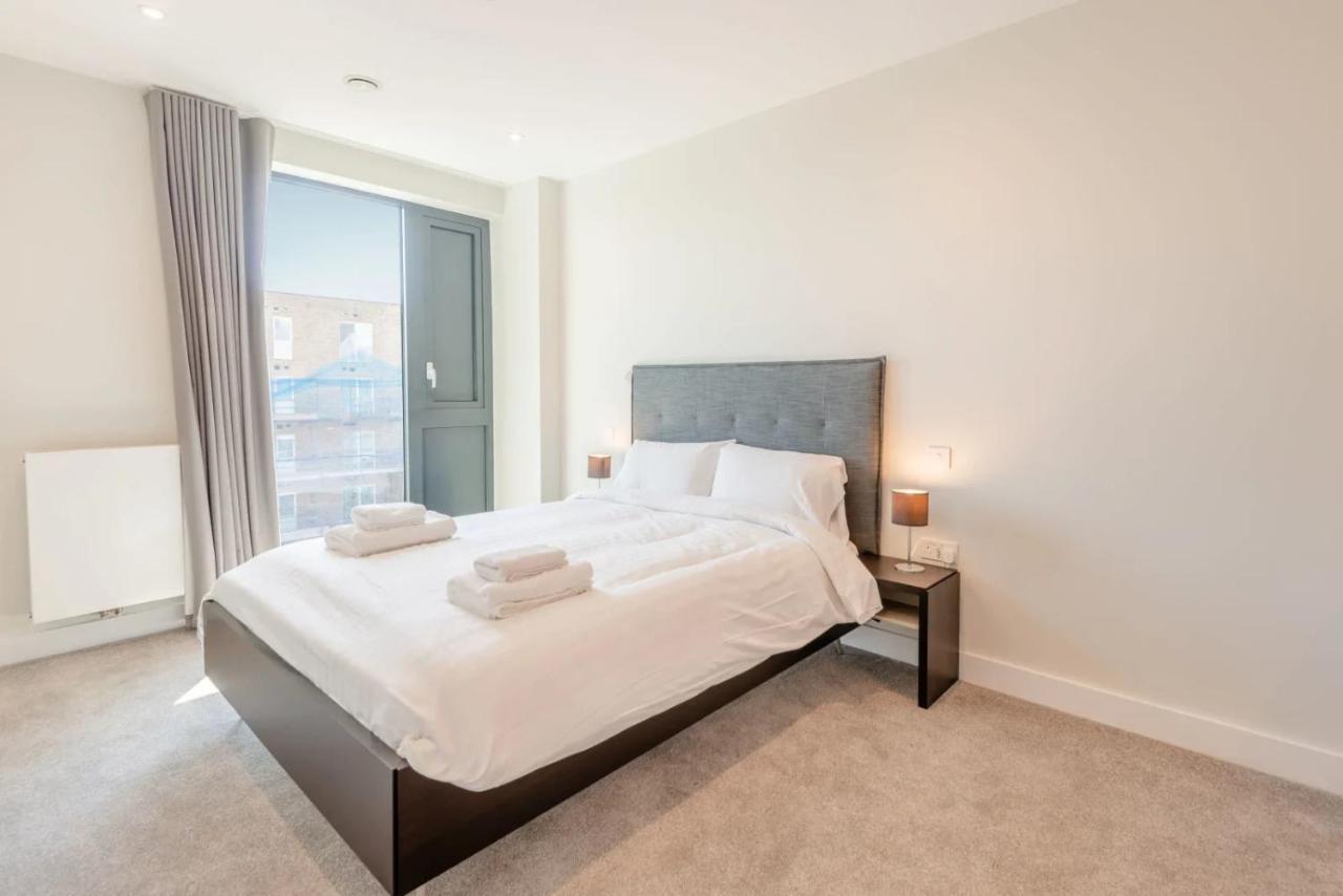 Modern Apartments In Brentford 2 Minutes Walk From Kew Bridge Dış mekan fotoğraf
