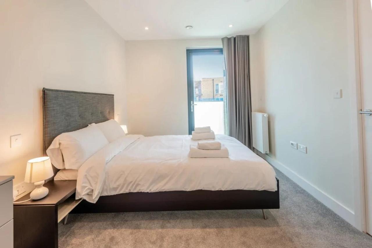 Modern Apartments In Brentford 2 Minutes Walk From Kew Bridge Dış mekan fotoğraf